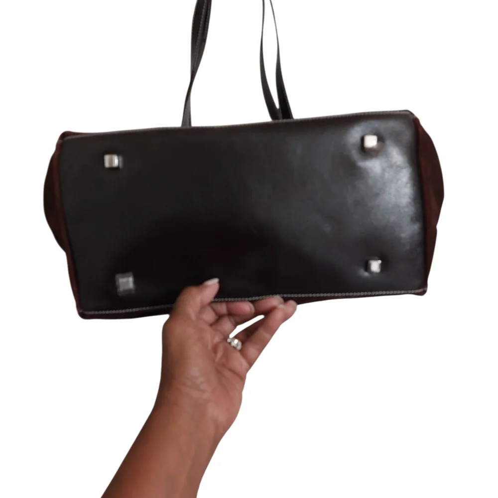 Harold's Rich Brown Suede Tote - Picture 4 of 5